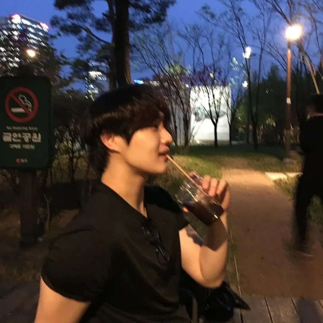A moment captured by Hyunsuk's fan