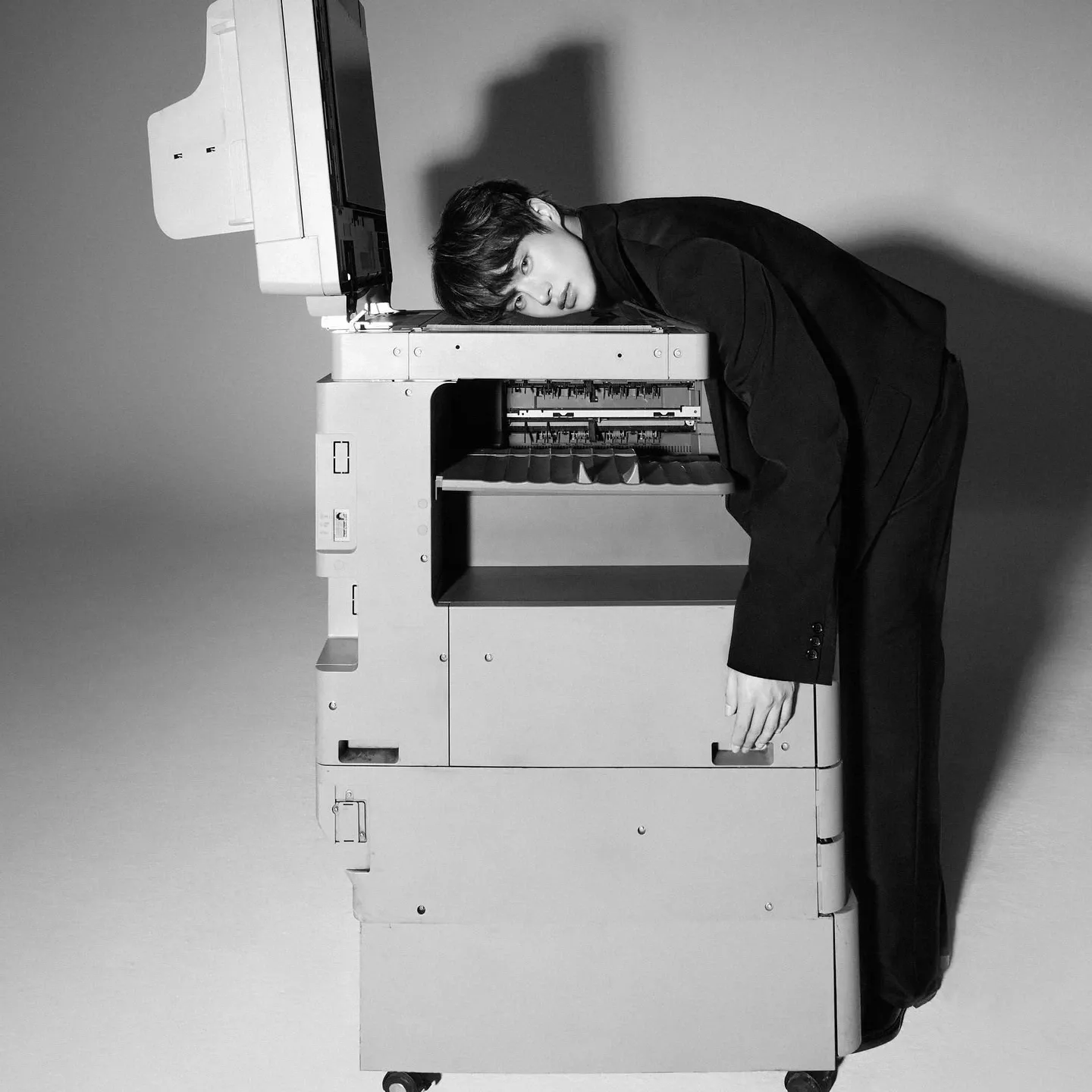 A moment captured by Lee Daehwi (AB6IX)'s fan