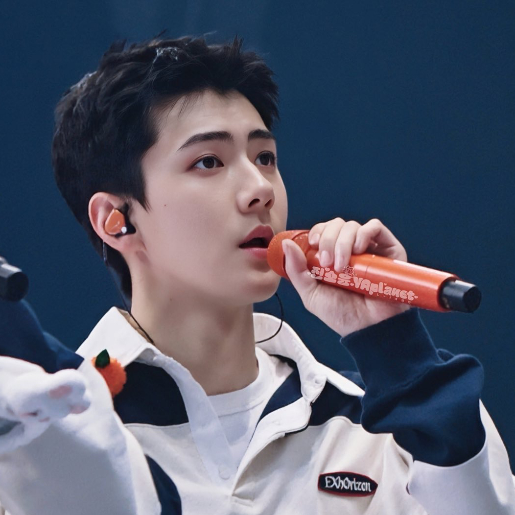 세훈 (EXO)의 최신 사진