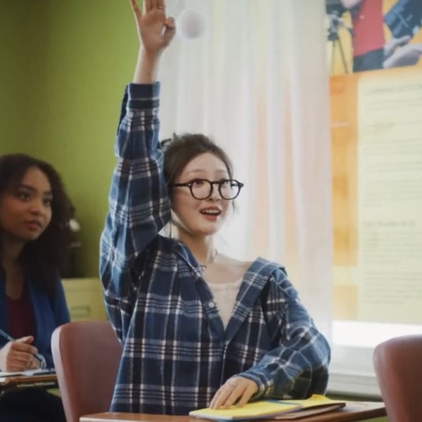 捕捉到寧寧 (aespa)魅力的代表照片