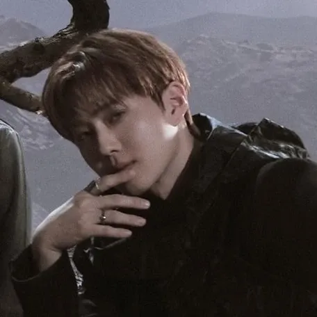 Behind-the-scenes cut of Suho (EXO)