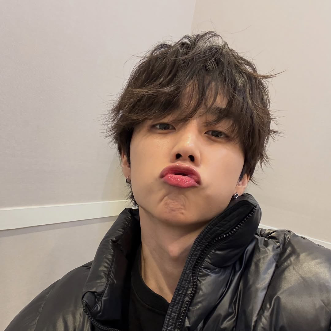 Behind-the-scenes cut of Sunwoo (THE BOYZ)