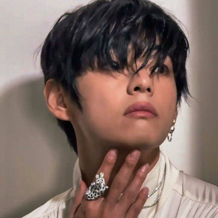 V (BTS)の最近の活動写真