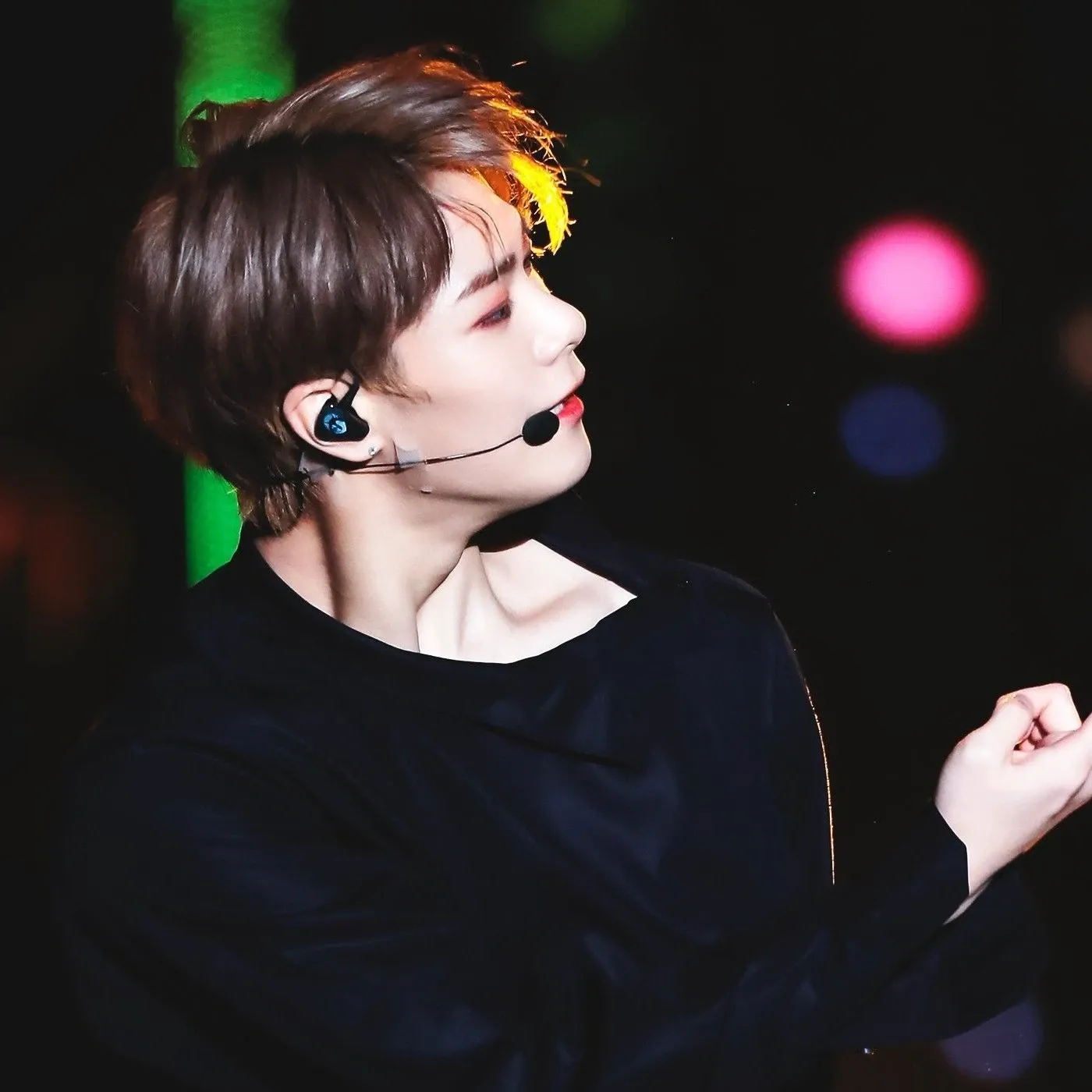 ASTROの舞台裏ショット