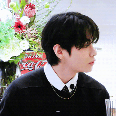 뷔 (방탄소년단) 팬이 찍은 순간