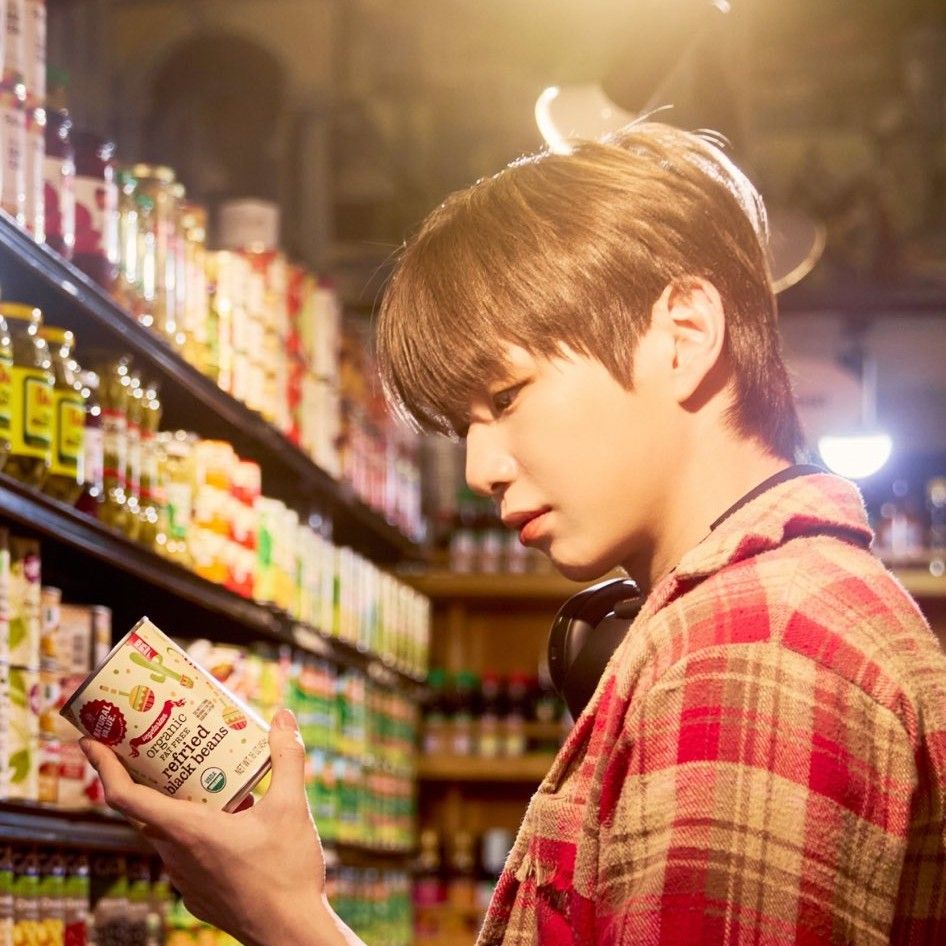 Latest photo of Kang Daniel