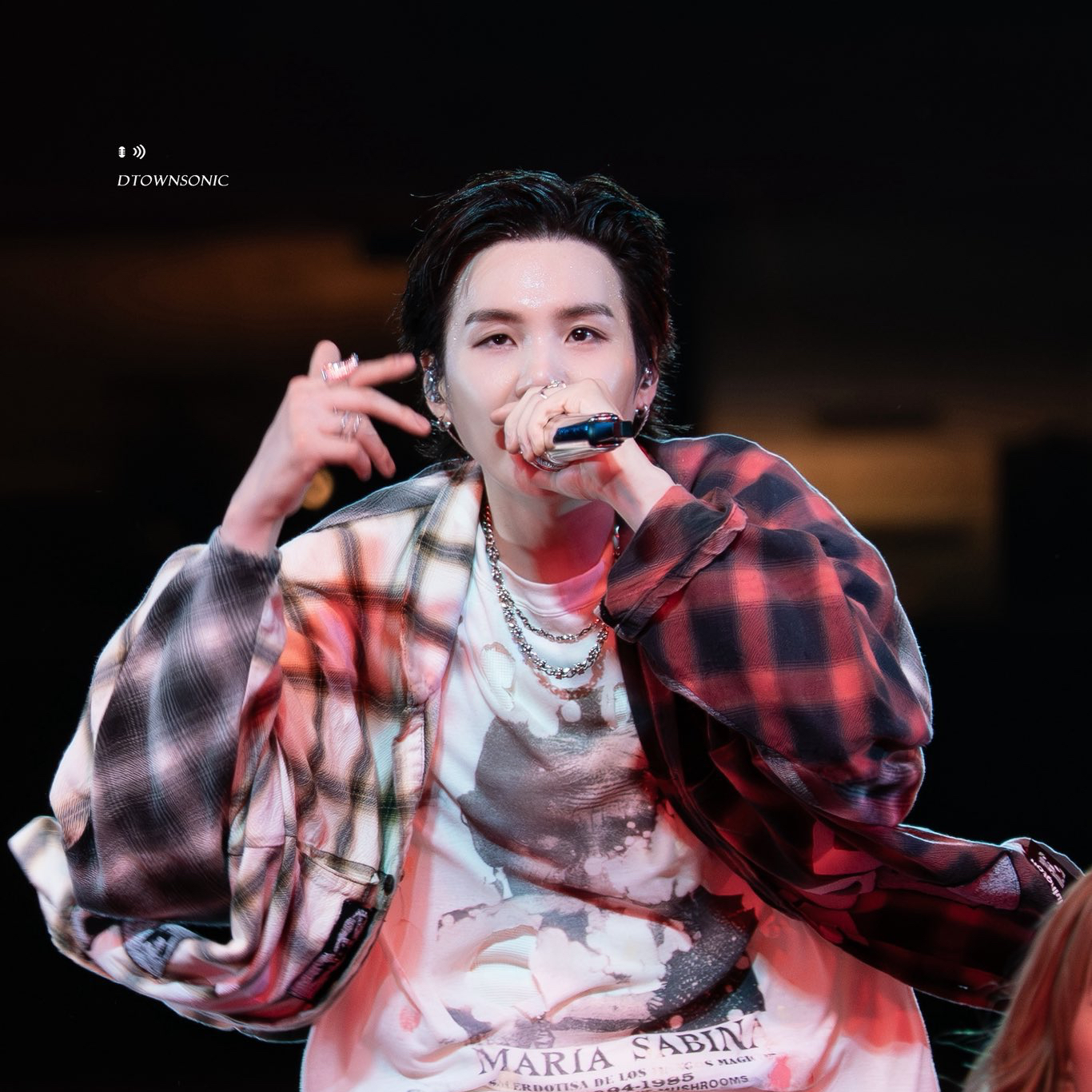 Foto aktivitas terbaru SUGA (BTS)