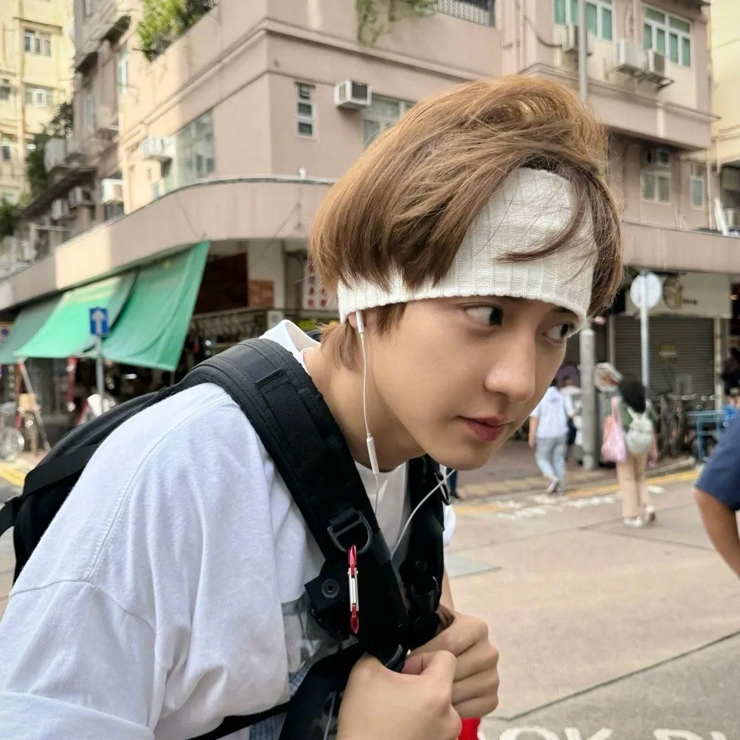 Foto terbaru Chanyeol (EXO)