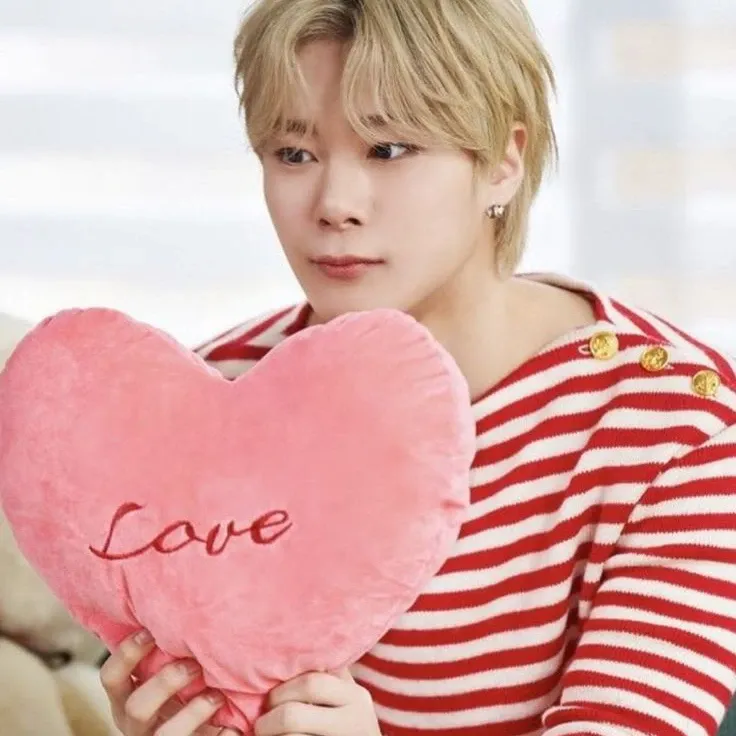 Latest photo of Moonbin (ASTRO)