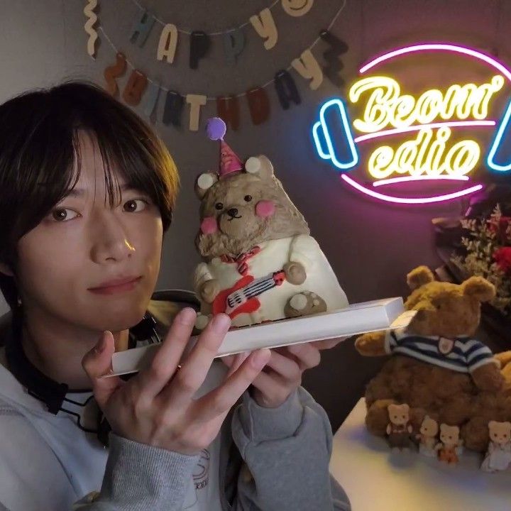 Latest photo of Beomgyu (TOMORROW X TOGETHER)