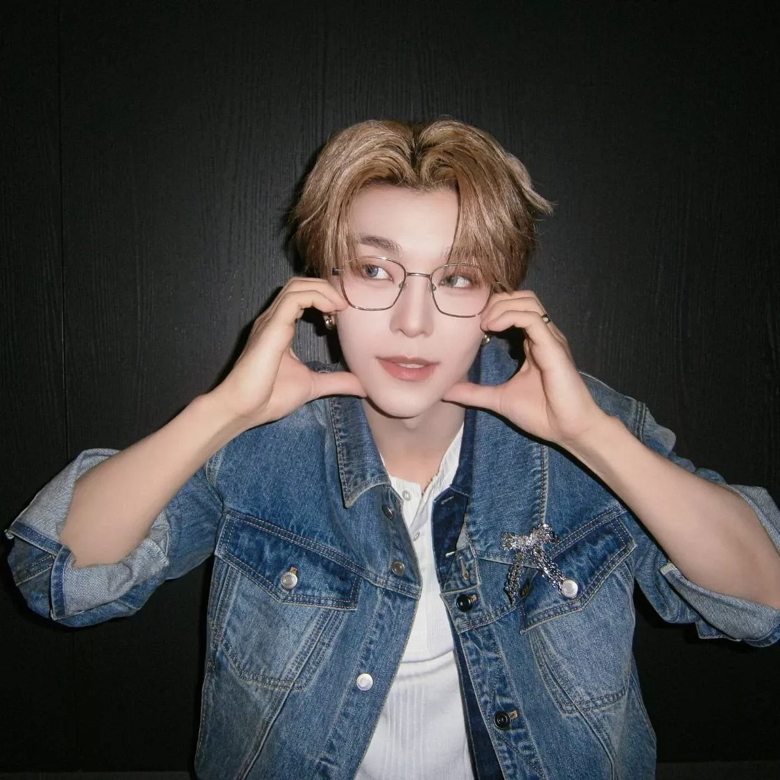 A moment captured by He Xinlong (ALPHA DRIVE ONE)'s fan