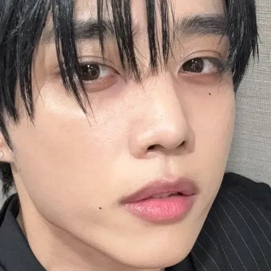 善旴 (THE BOYZ)的最新照片