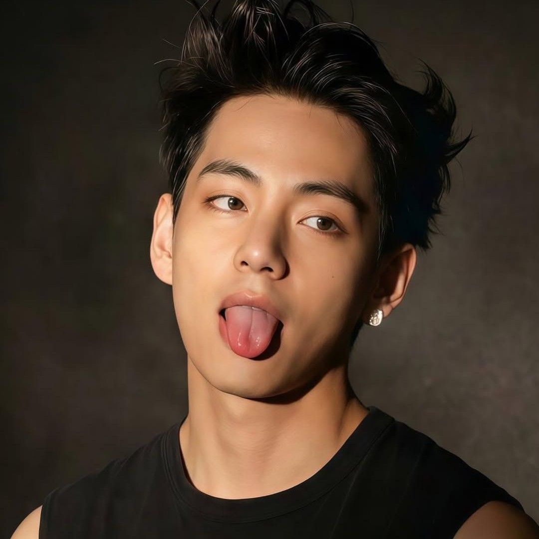 V (防弹少年团)的最新活动照片