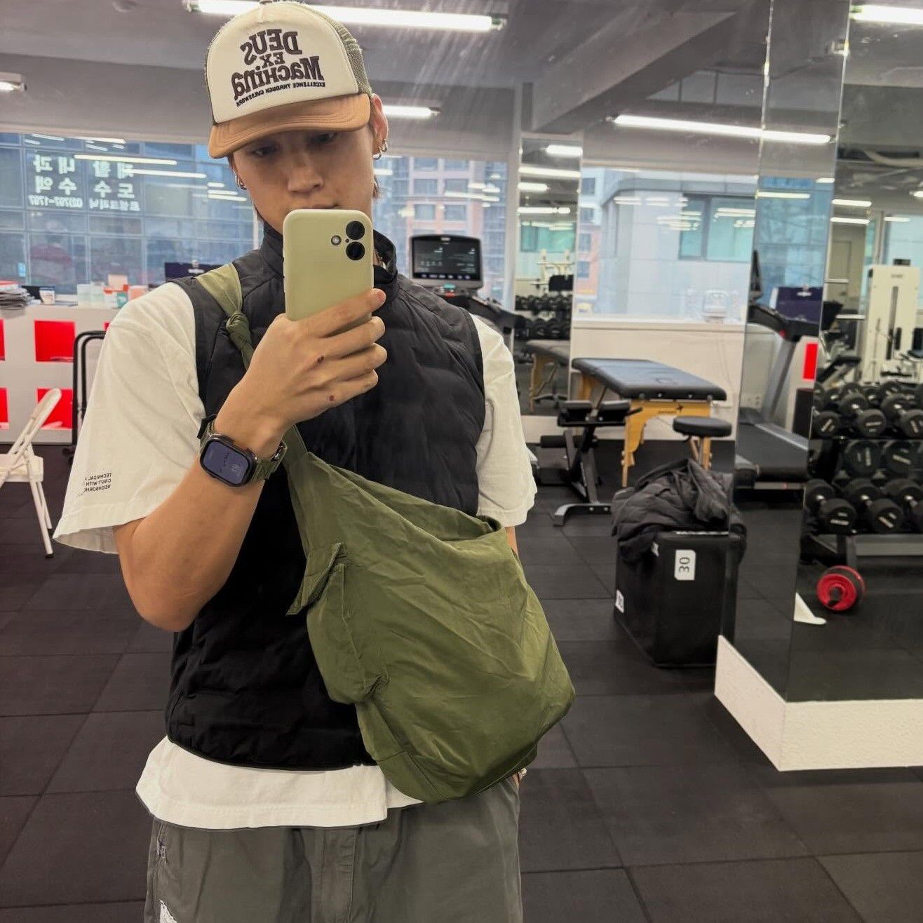 Latest photo of JAY B (GOT7)