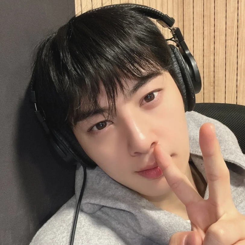 A moment captured by Eunwoo (ASTRO)'s fan