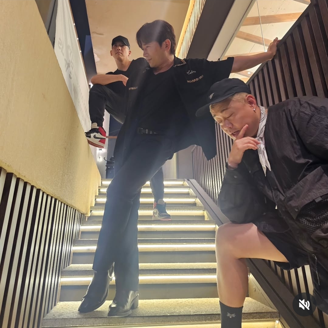 A moment captured by Lee Minwoo (SHINHWA)'s fan