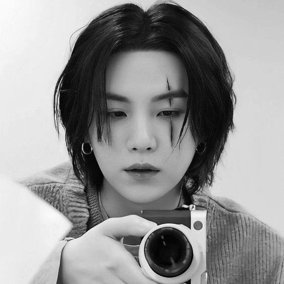 Latest photo of SUGA (BTS)