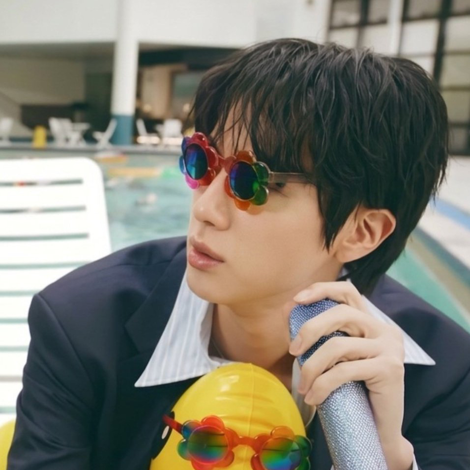 진 (방탄소년단) 최근 활동샷