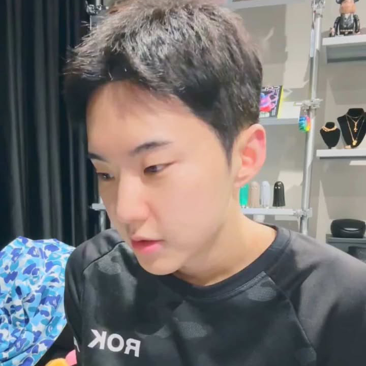 Foto aktivitas terbaru SEVENTEEN