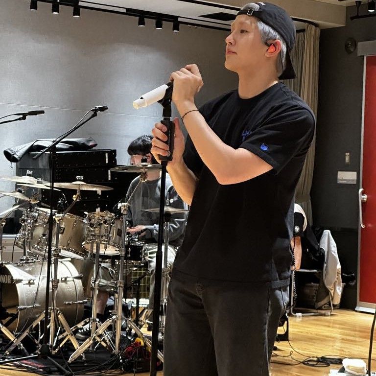 A moment captured by Jinjin (ASTRO)'s fan