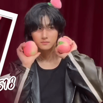 Foto terbaru I.M (MONSTA X)