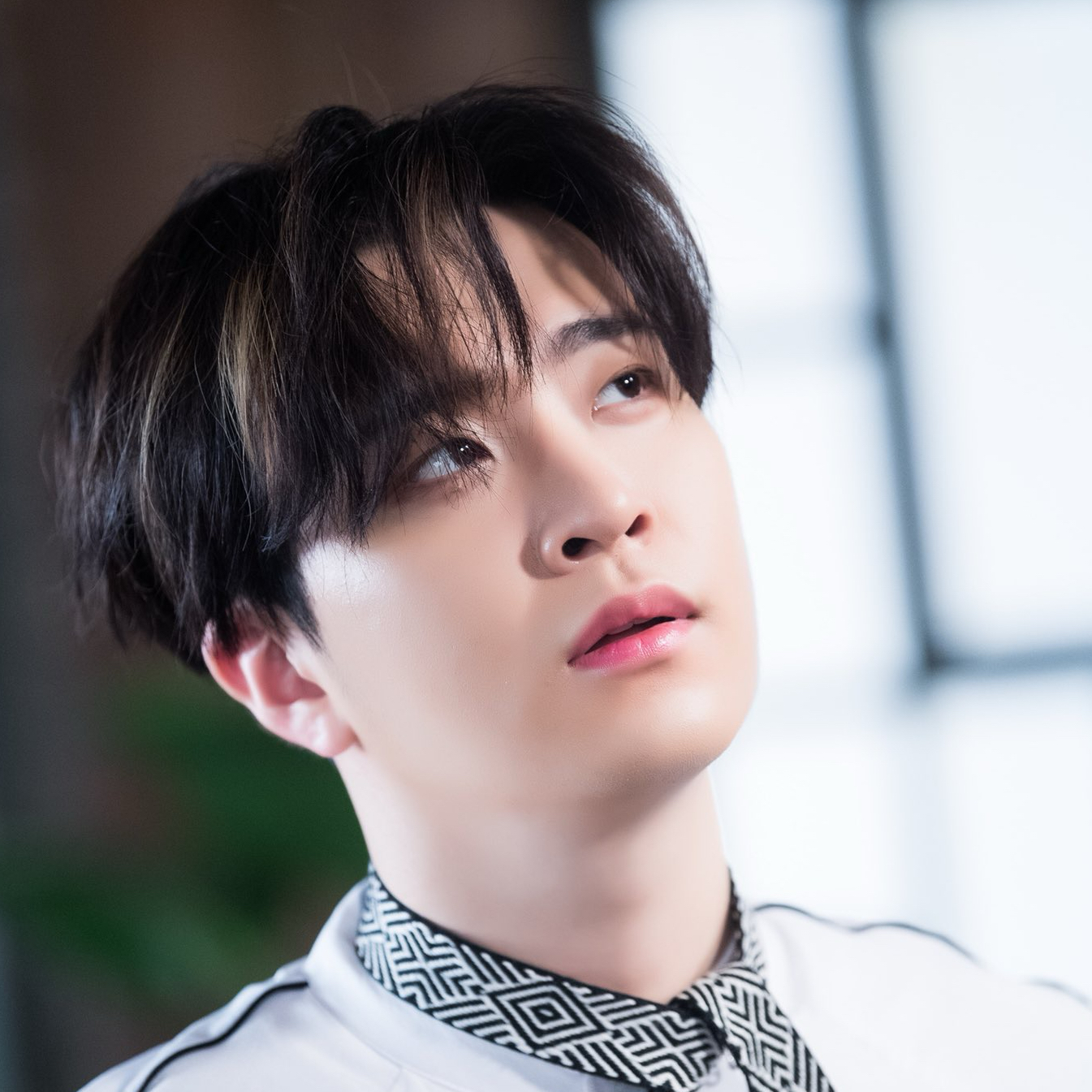 Behind-the-scenes cut of Youngjae (GOT7)