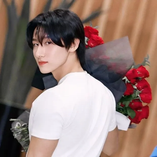 Foto aktivitas terbaru I.M (MONSTA X)