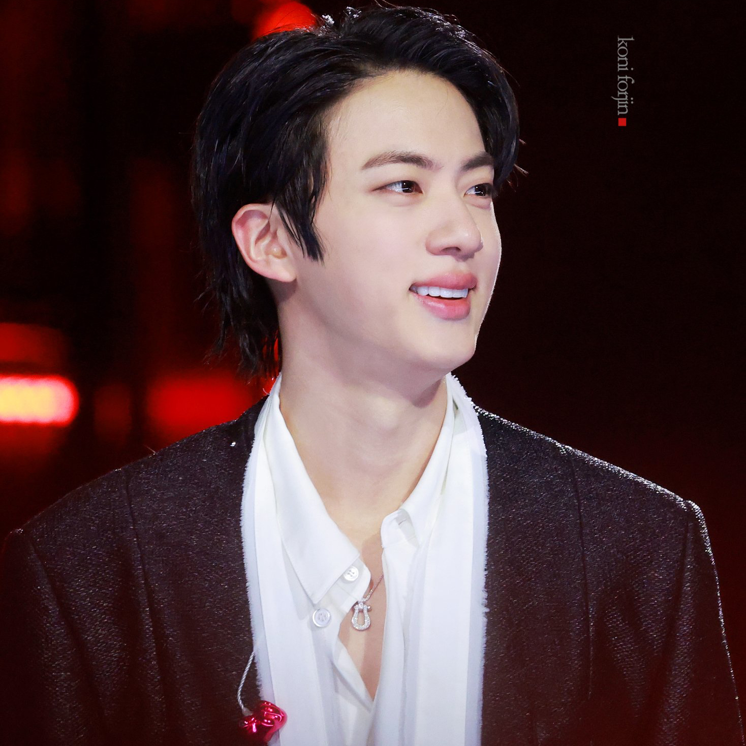 진 (방탄소년단)의 비하인드 컷