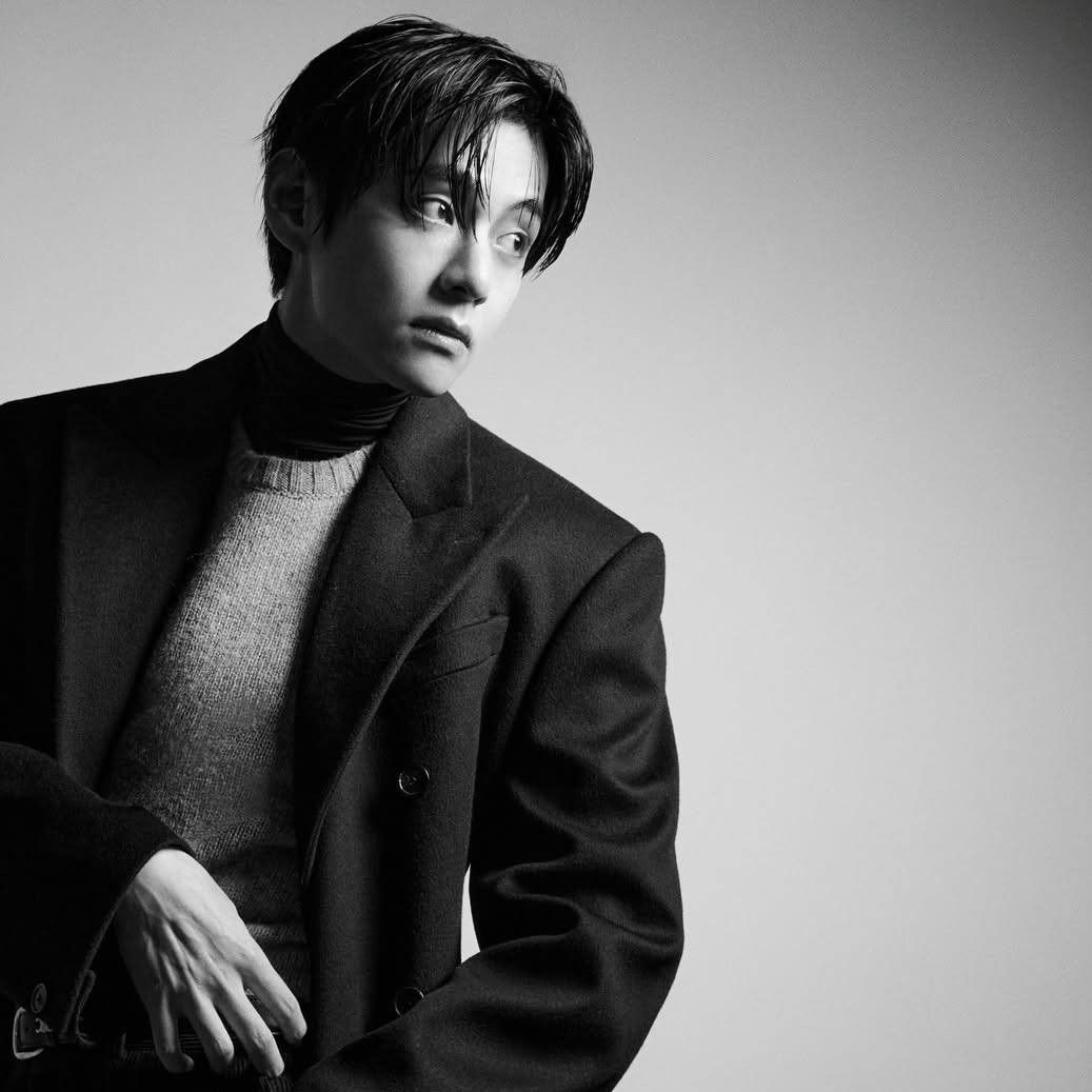 뷔 (방탄소년단)의 최신 사진