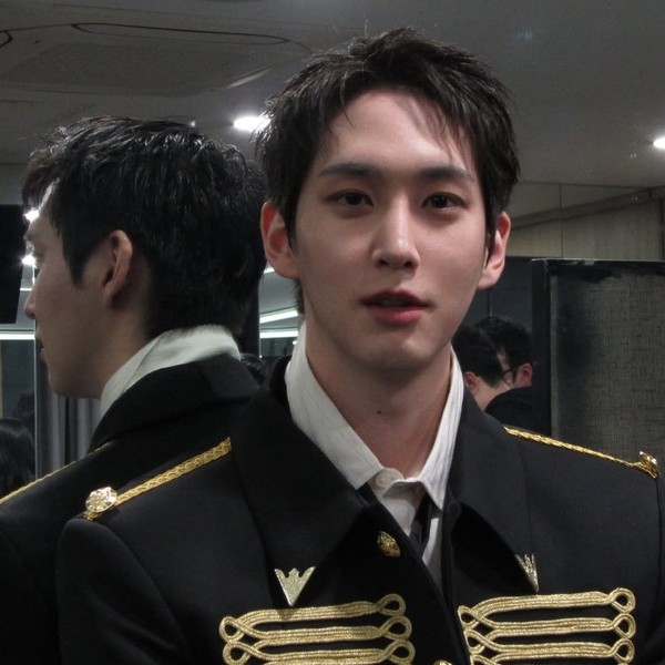 Signature photo of Shinwon (PENTAGON) capturing their charm