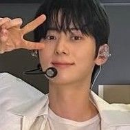 Behind-the-scenes cut of Hwang Minhyun