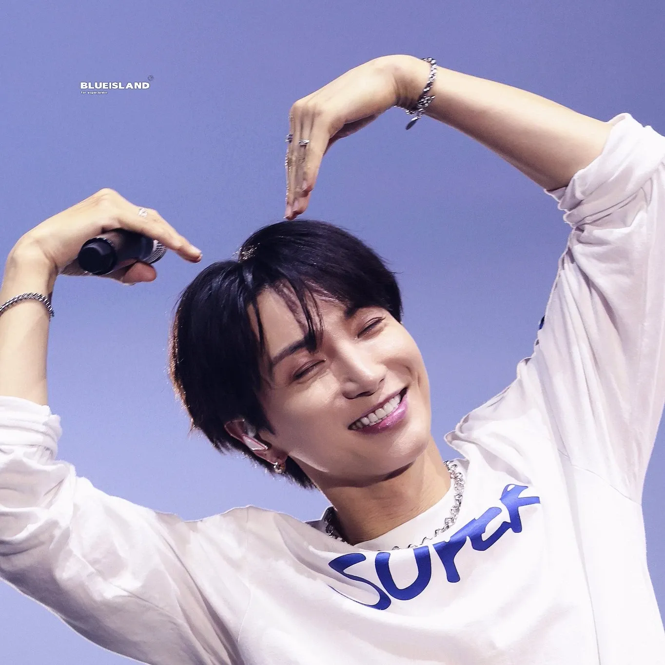 A moment captured by Leeteuk (Super Junior)'s fan