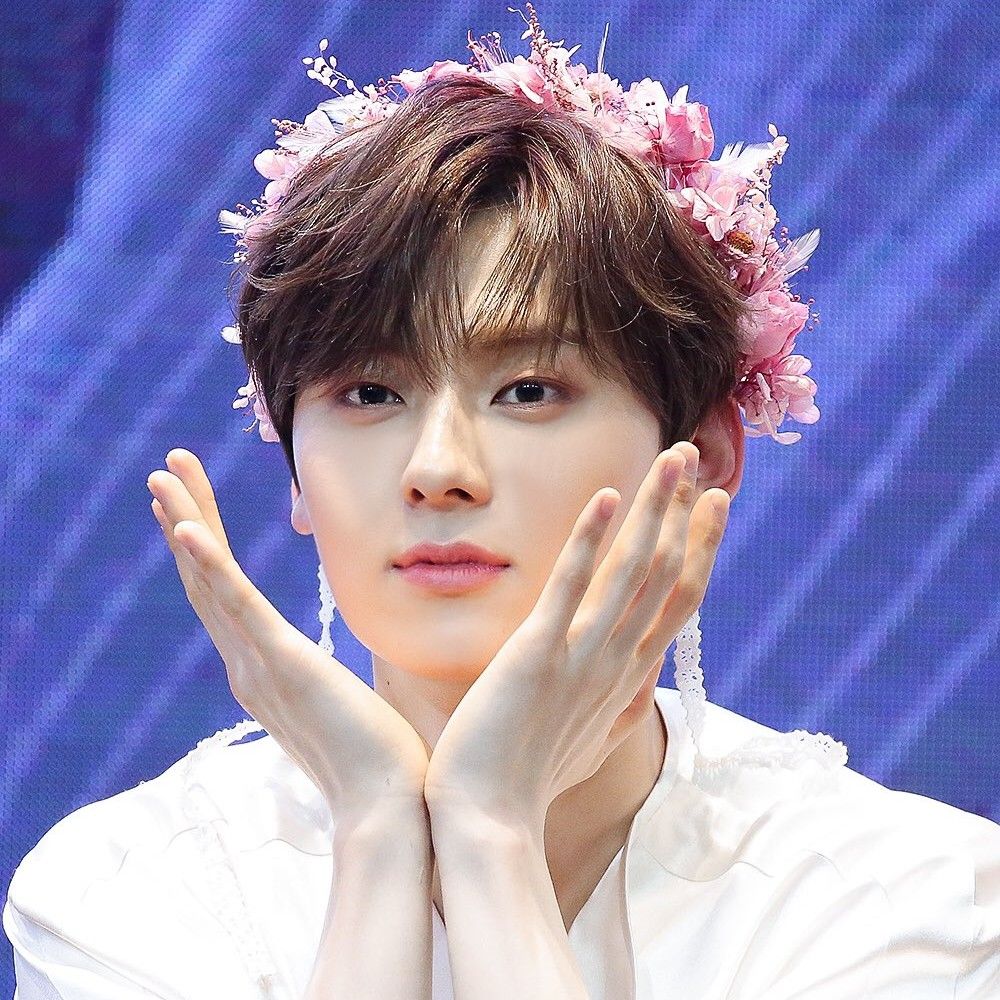 Behind-the-scenes cut of Hwang Minhyun