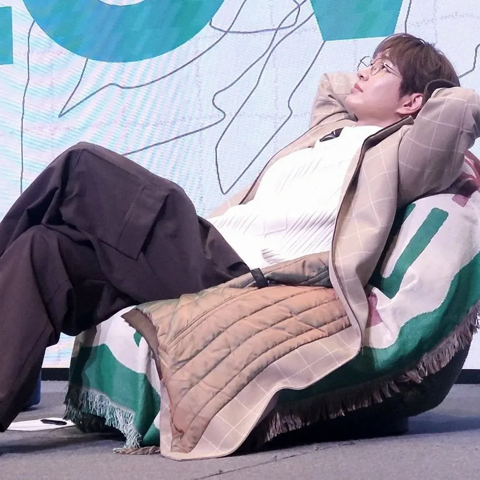 Latest photo of Onew (SHINee)