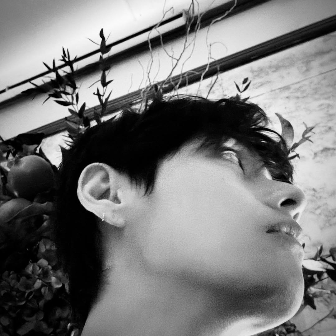 Latest photo of V (BTS)