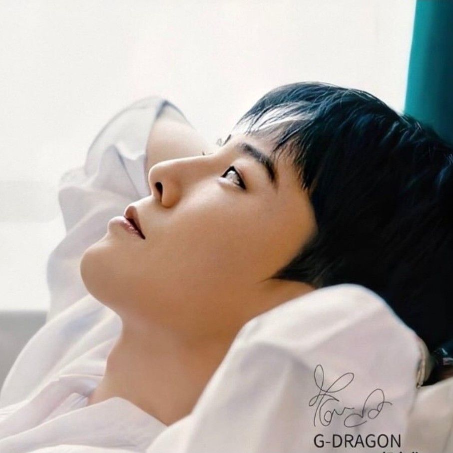 Latest photo of G-DRAGON (BIGBANG)