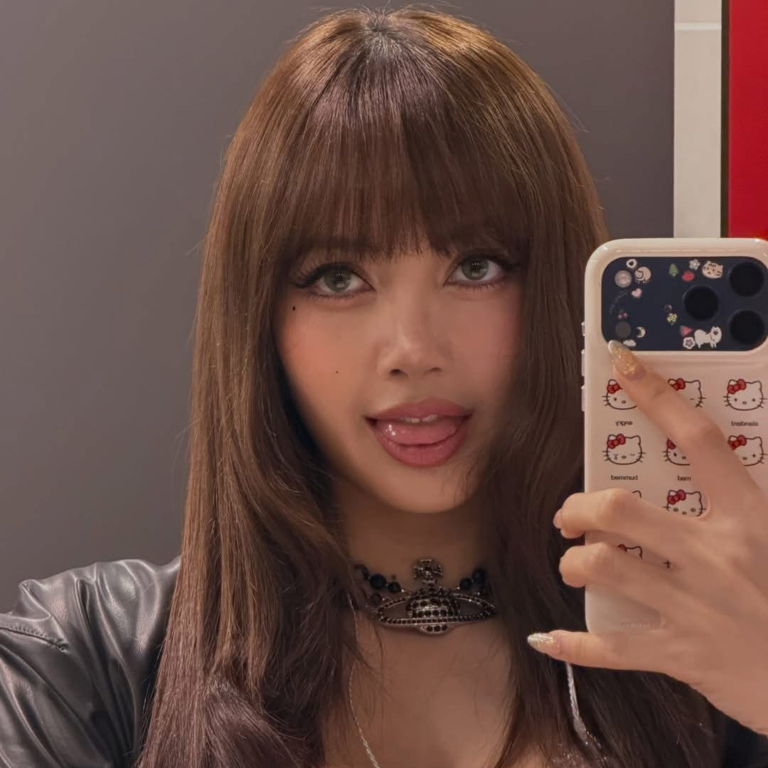 Foto aktivitas terbaru Lisa (BLACKPINK)