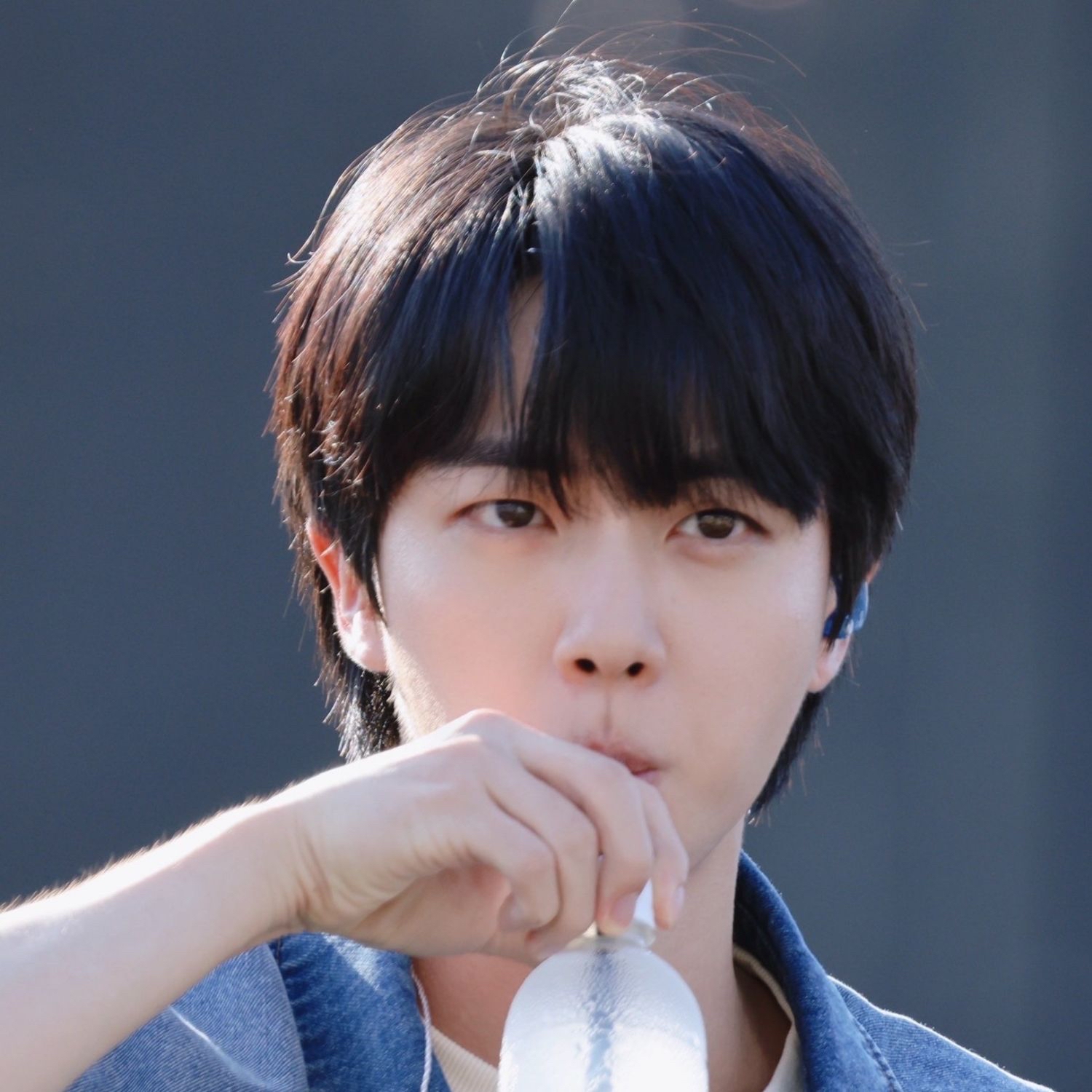 Momen yang diabadikan oleh penggemar Jin (BTS)