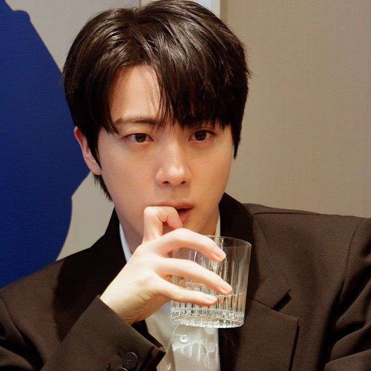 Potret di balik layar Jin (BTS)