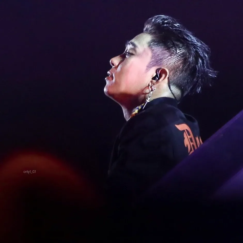 A moment captured by Eun Jiwon (SECHSKIES)'s fan