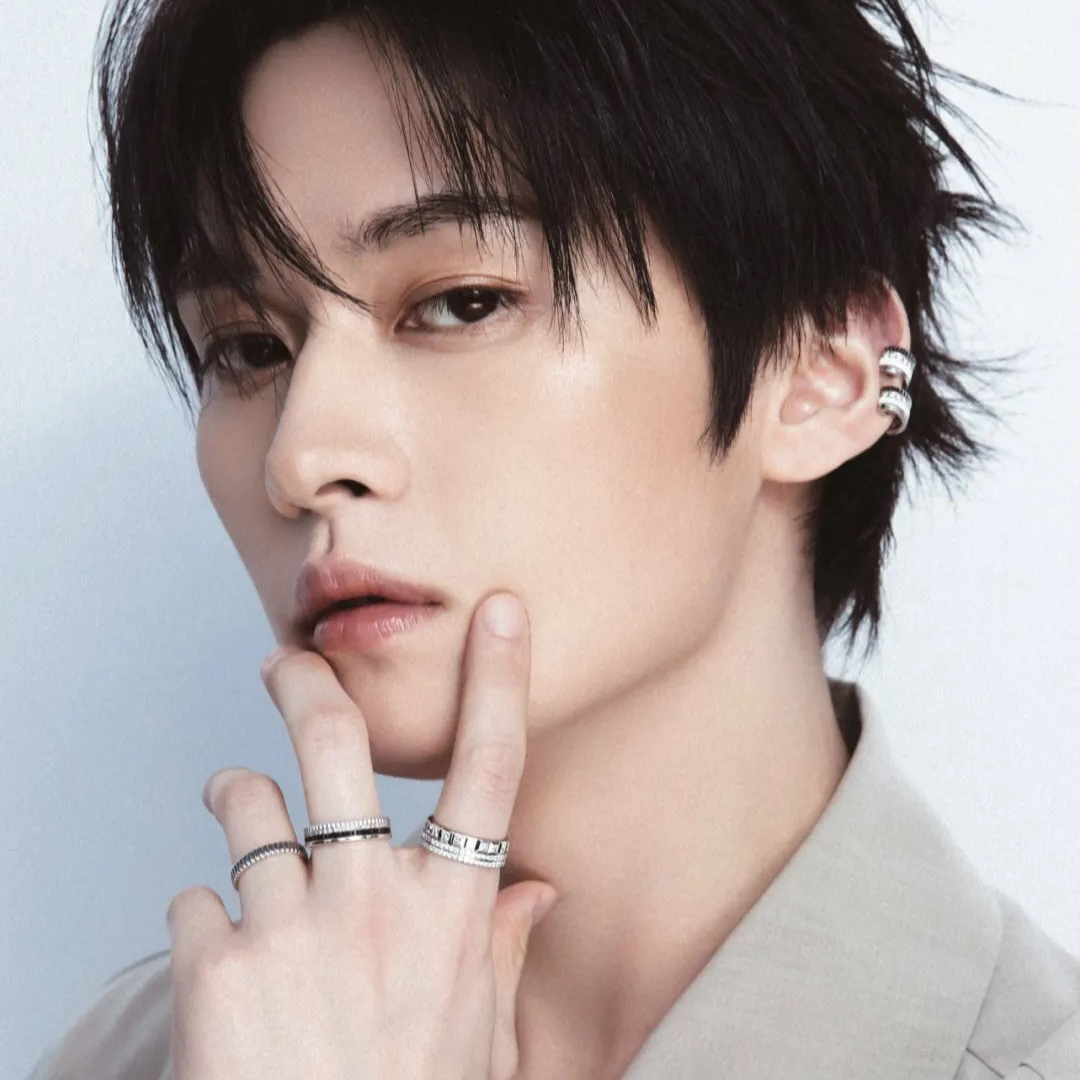 Lee Know (Stray Kids)的最新照片