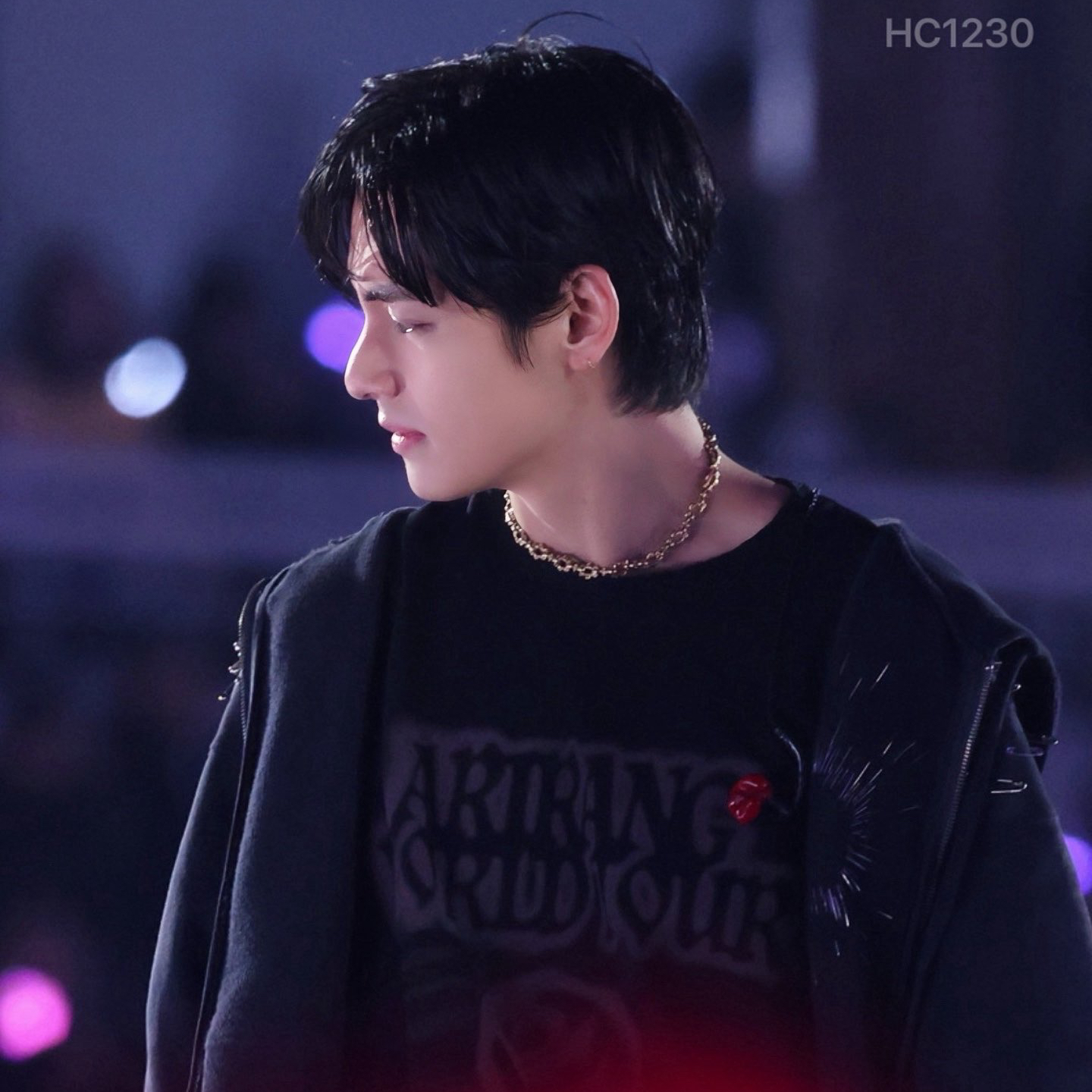 뷔 (방탄소년단)의 최신 사진