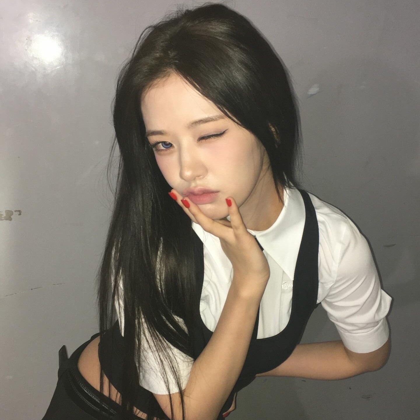 Recent activity shot of An Yujin (IVE)