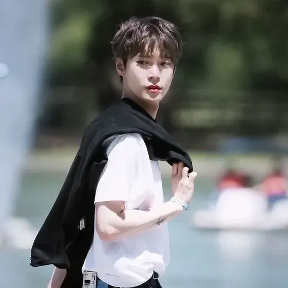 A moment captured by Doyoung (NCT 127)'s fan