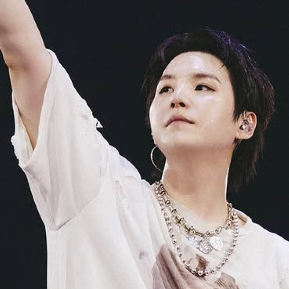 Foto aktivitas terbaru SUGA (BTS)