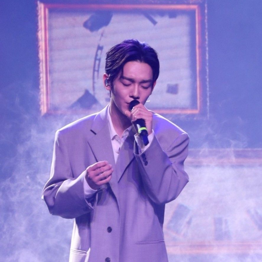 A moment captured by Chen (EXO)'s fan