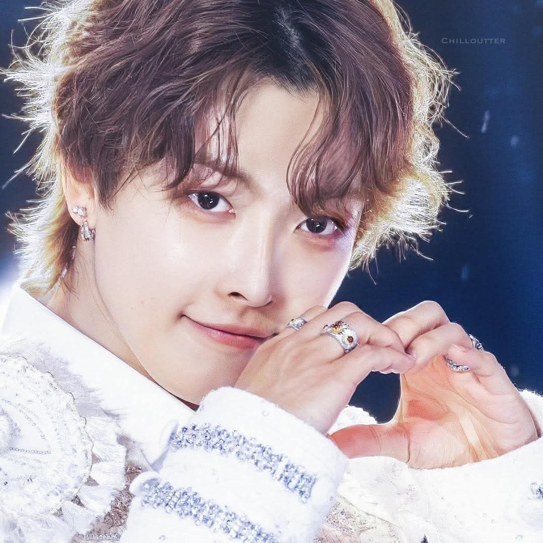 Recent activity shot of Hongjoong (ATEEZ)