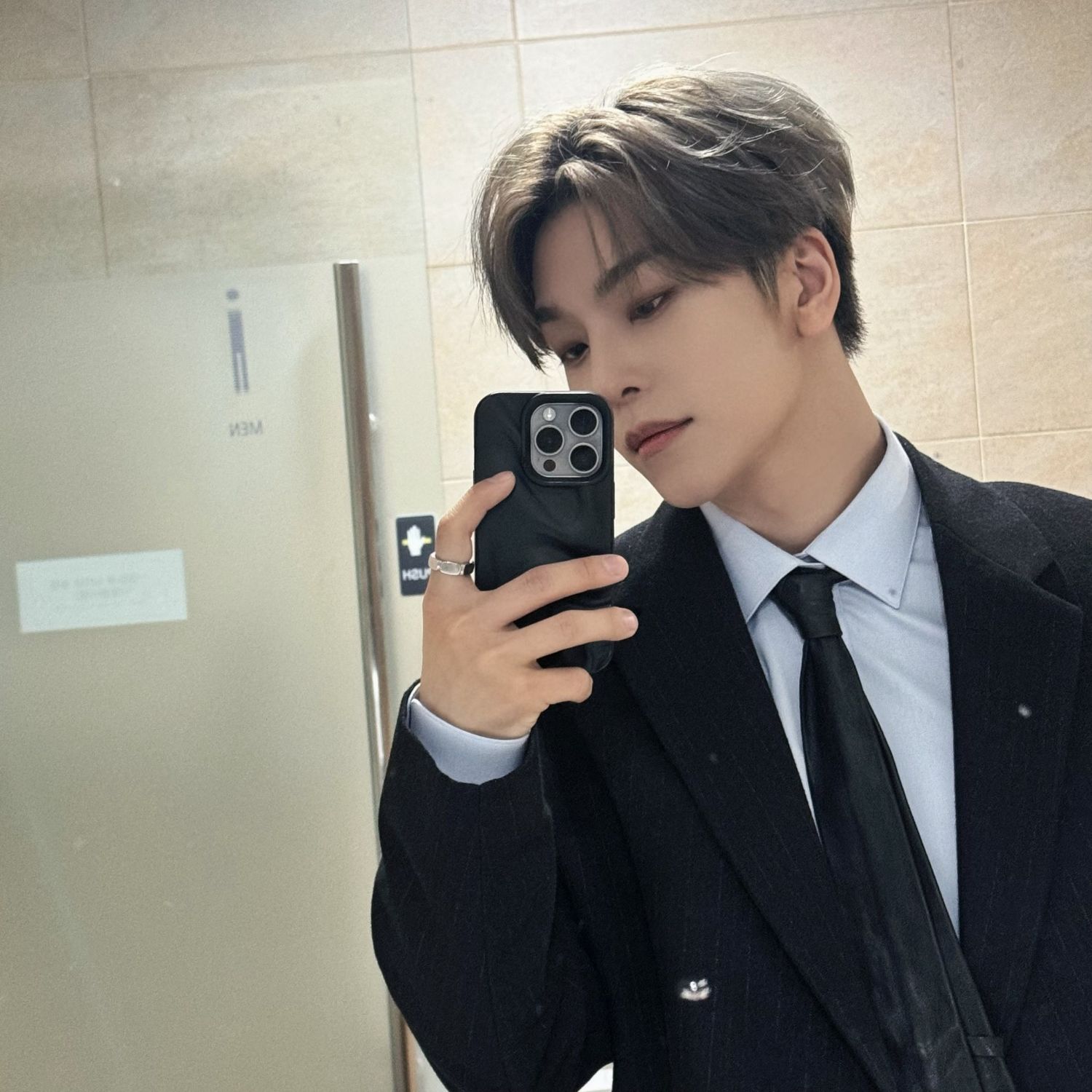 Behind-the-scenes cut of He Xinlong (ALPHA DRIVE ONE)