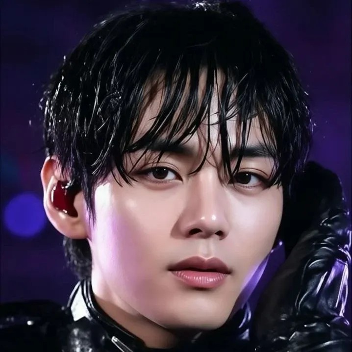 Latest photo of V (BTS)