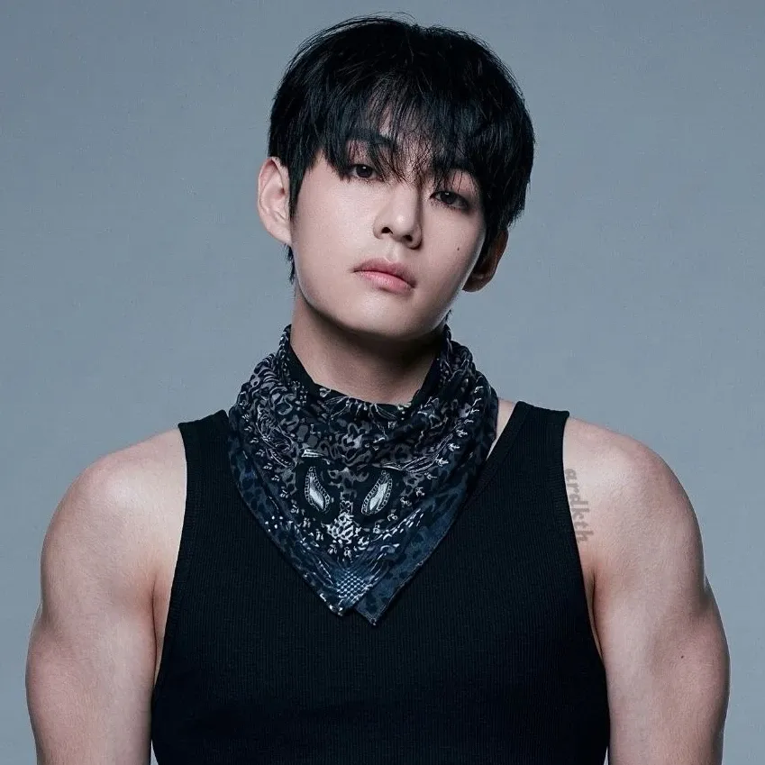 Behind-the-scenes cut of V (BTS)